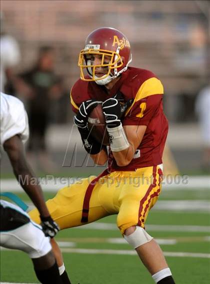 Thumbnail 1 in Santiago vs. Esperanza photogallery.