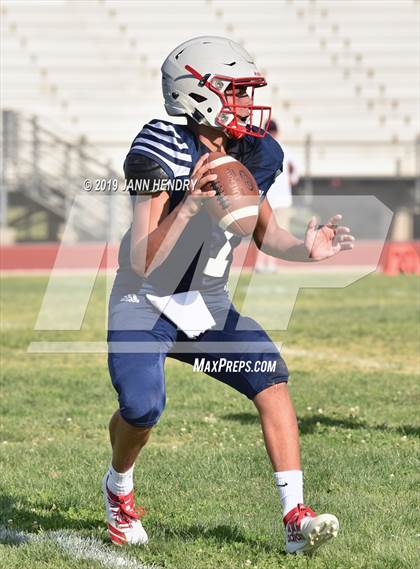 Thumbnail 2 in FR: Bishop Gorman @ Liberty photogallery.