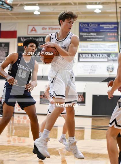 Thumbnail 1 in Hendrickson @ Vandegrift photogallery.