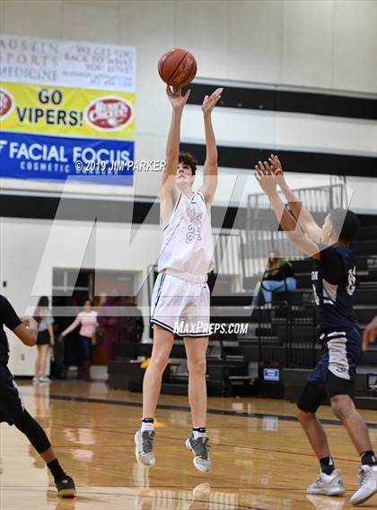Thumbnail 3 in Hendrickson @ Vandegrift photogallery.