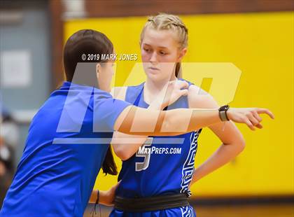 Thumbnail 3 in Elizabeth Seton vs. Fremont (Nike Tournament of Champions)  photogallery.