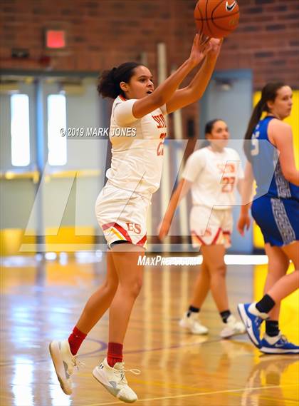 Thumbnail 1 in Elizabeth Seton vs. Fremont (Nike Tournament of Champions)  photogallery.