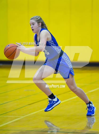 Thumbnail 1 in Elizabeth Seton vs. Fremont (Nike Tournament of Champions)  photogallery.