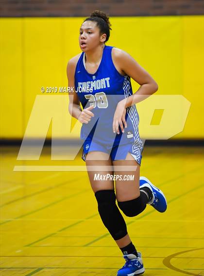 Thumbnail 1 in Elizabeth Seton vs. Fremont (Nike Tournament of Champions)  photogallery.