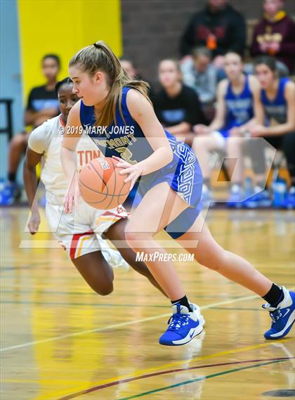 Thumbnail 1 in Elizabeth Seton vs. Fremont (Nike Tournament of Champions)  photogallery.