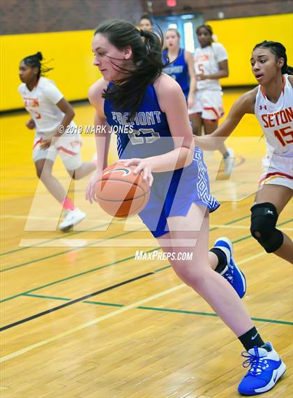 Thumbnail 3 in Elizabeth Seton vs. Fremont (Nike Tournament of Champions)  photogallery.