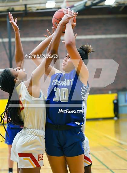 Thumbnail 3 in Elizabeth Seton vs. Fremont (Nike Tournament of Champions)  photogallery.