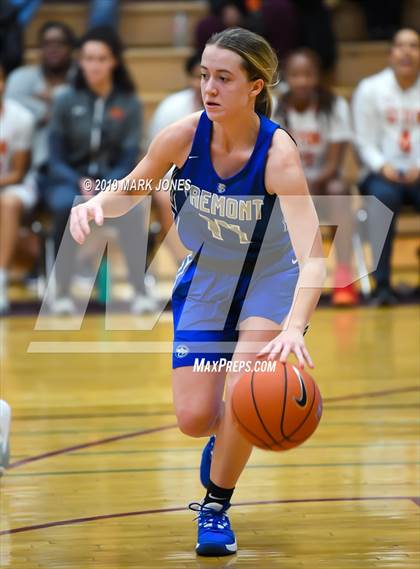 Thumbnail 1 in Elizabeth Seton vs. Fremont (Nike Tournament of Champions)  photogallery.