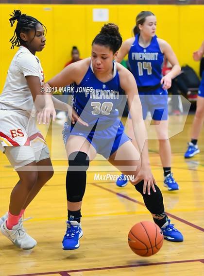 Thumbnail 1 in Elizabeth Seton vs. Fremont (Nike Tournament of Champions)  photogallery.