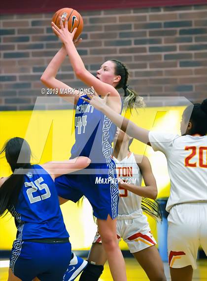 Thumbnail 3 in Elizabeth Seton vs. Fremont (Nike Tournament of Champions)  photogallery.