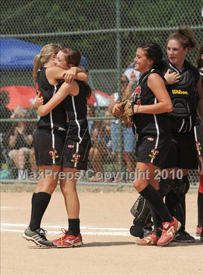Thumbnail 1 in East Surry vs Swain (NCHSAA 1A Final) photogallery.