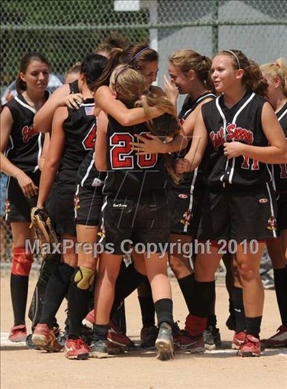 Thumbnail 2 in East Surry vs Swain (NCHSAA 1A Final) photogallery.