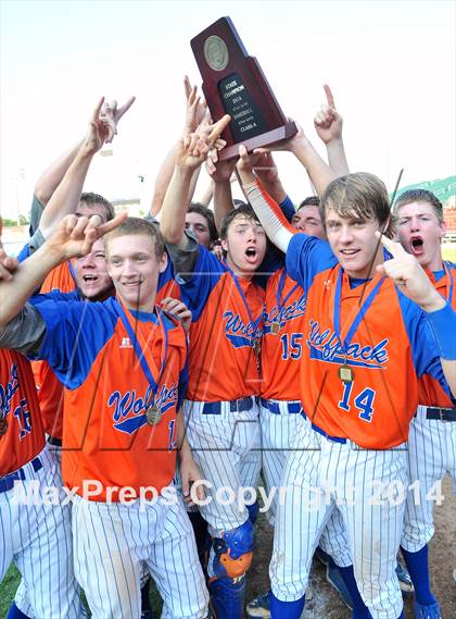 Thumbnail 1 in East Surry vs Whiteville (NCHSAA 1A Final - Game 3) photogallery.