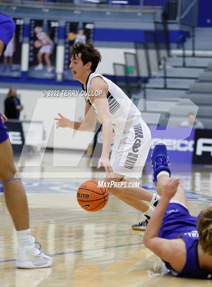 Thumbnail 1 in Corner Canyon vs. Bingham (5 For The Fight Hoopfest) photogallery.