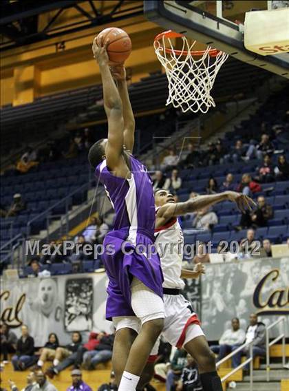 Thumbnail 2 in Salesian vs. Sacramento (Martin Luther King Classic) photogallery.