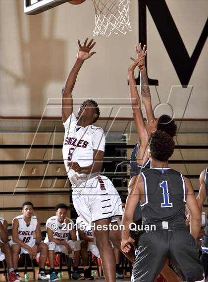 Thumbnail 3 in Dawson vs. Desert Pines (MaxPreps Holiday Classic) photogallery.