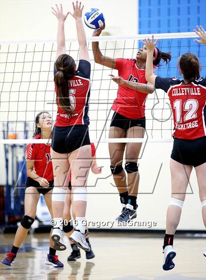 Thumbnail 2 in Heritage vs Coppell photogallery.