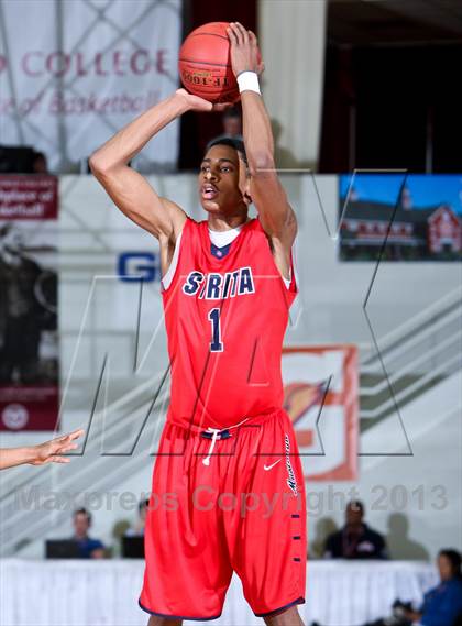 Thumbnail 3 in St. Rita vs Lake Clifton (Spalding Hoophall Classic) photogallery.