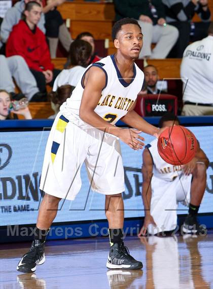 Thumbnail 3 in St. Rita vs Lake Clifton (Spalding Hoophall Classic) photogallery.