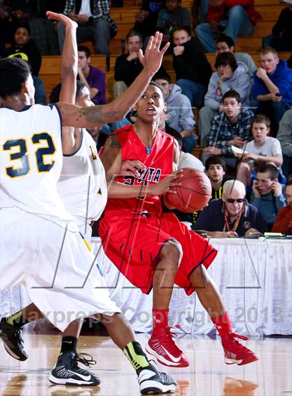 Thumbnail 3 in St. Rita vs Lake Clifton (Spalding Hoophall Classic) photogallery.