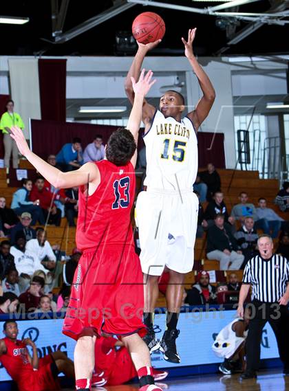 Thumbnail 3 in St. Rita vs Lake Clifton (Spalding Hoophall Classic) photogallery.