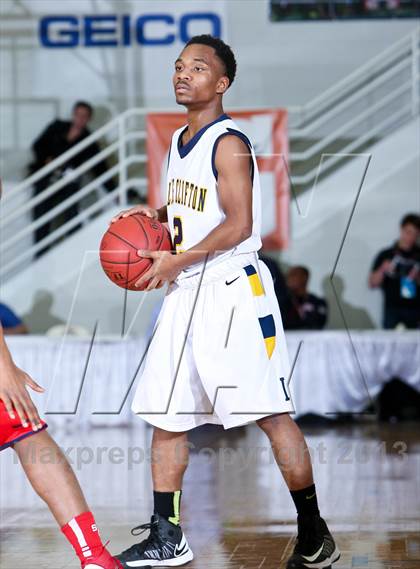 Thumbnail 3 in St. Rita vs Lake Clifton (Spalding Hoophall Classic) photogallery.