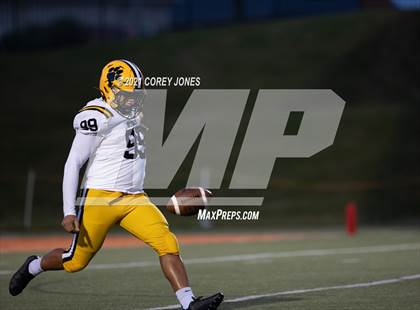Thumbnail 2 in Warner Robins vs. Valdosta photogallery.