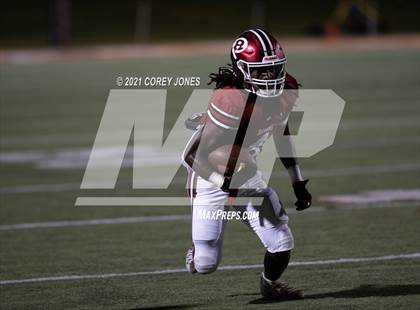 Thumbnail 3 in Warner Robins vs. Valdosta photogallery.