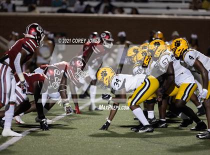Thumbnail 3 in Warner Robins vs. Valdosta photogallery.