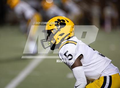 Thumbnail 3 in Warner Robins vs. Valdosta photogallery.