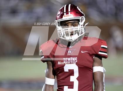 Thumbnail 2 in Warner Robins vs. Valdosta photogallery.