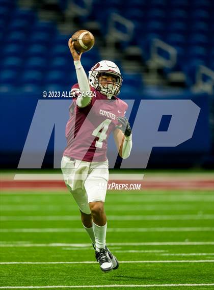 Thumbnail 2 in Uvalde vs. Jefferson photogallery.