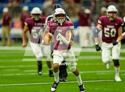 Thumbnail 3 in Uvalde vs. Jefferson photogallery.