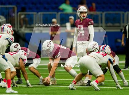 Thumbnail 2 in Uvalde vs. Jefferson photogallery.