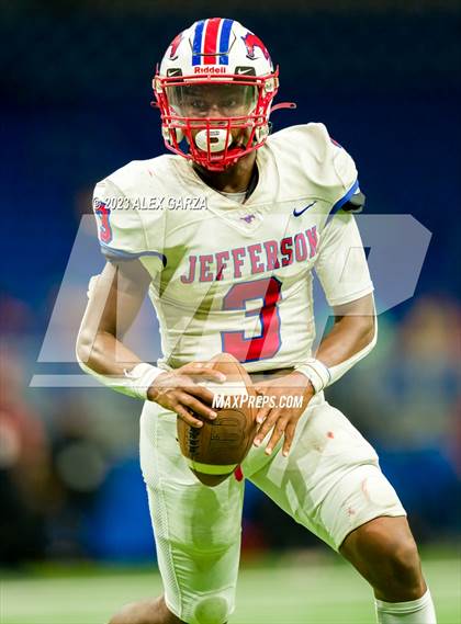 Thumbnail 3 in Uvalde vs. Jefferson photogallery.