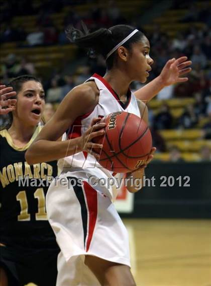 Thumbnail 3 in Regis Jesuit vs. Monarch (CHSAA 5A Semifinal) photogallery.