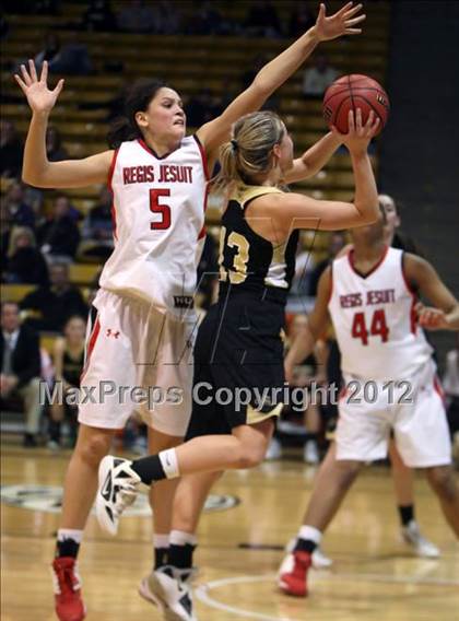 Thumbnail 1 in Regis Jesuit vs. Monarch (CHSAA 5A Semifinal) photogallery.