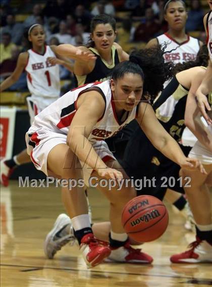 Thumbnail 3 in Regis Jesuit vs. Monarch (CHSAA 5A Semifinal) photogallery.