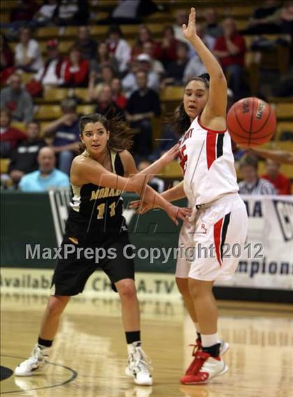 Thumbnail 2 in Regis Jesuit vs. Monarch (CHSAA 5A Semifinal) photogallery.