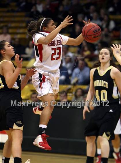 Thumbnail 1 in Regis Jesuit vs. Monarch (CHSAA 5A Semifinal) photogallery.