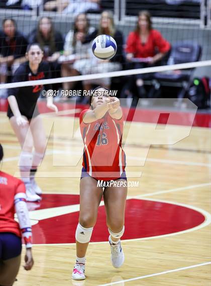 Thumbnail 2 in Lovejoy vs. Manvel (UIL Volleyball 5A Semifinals) photogallery.