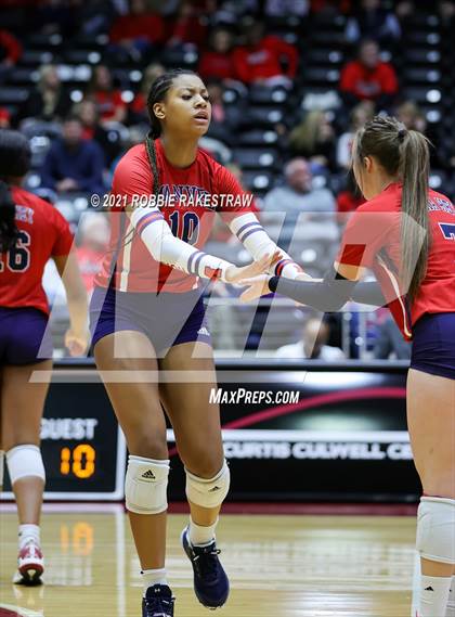 Thumbnail 1 in Lovejoy vs. Manvel (UIL Volleyball 5A Semifinals) photogallery.