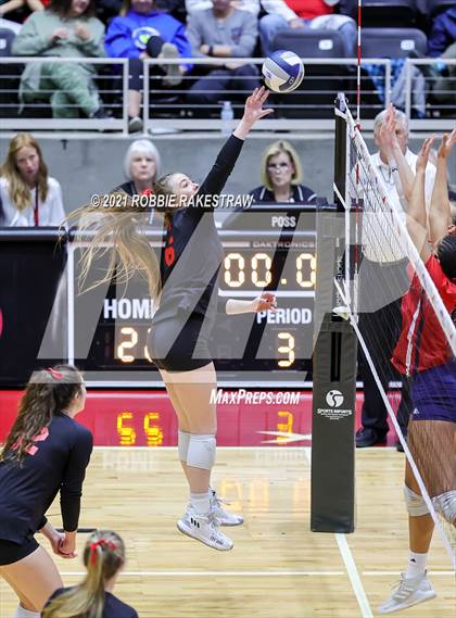 Thumbnail 2 in Lovejoy vs. Manvel (UIL Volleyball 5A Semifinals) photogallery.