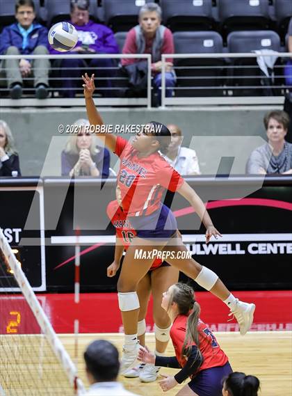 Thumbnail 3 in Lovejoy vs. Manvel (UIL Volleyball 5A Semifinals) photogallery.