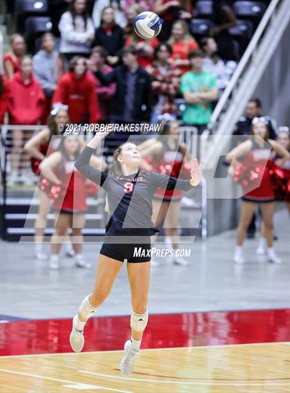 Thumbnail 2 in Lovejoy vs. Manvel (UIL Volleyball 5A Semifinals) photogallery.