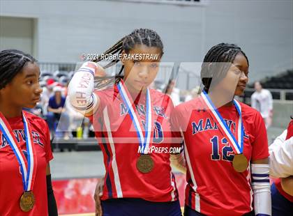 Thumbnail 3 in Lovejoy vs. Manvel (UIL Volleyball 5A Semifinals) photogallery.