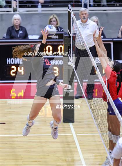 Thumbnail 2 in Lovejoy vs. Manvel (UIL Volleyball 5A Semifinals) photogallery.