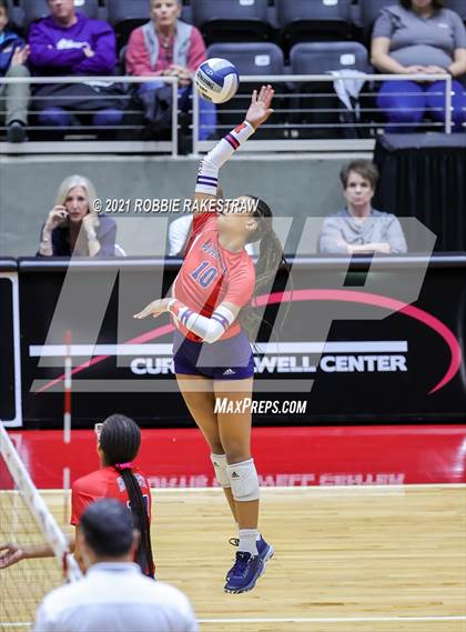 Thumbnail 2 in Lovejoy vs. Manvel (UIL Volleyball 5A Semifinals) photogallery.