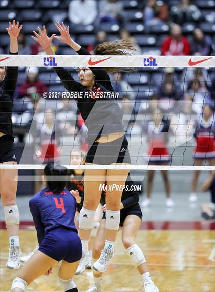 Thumbnail 1 in Lovejoy vs. Manvel (UIL Volleyball 5A Semifinals) photogallery.