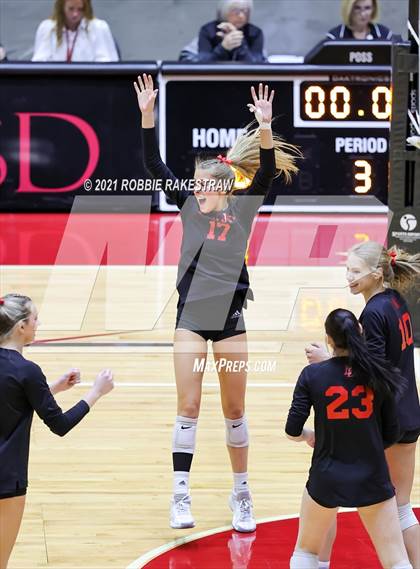 Thumbnail 1 in Lovejoy vs. Manvel (UIL Volleyball 5A Semifinals) photogallery.